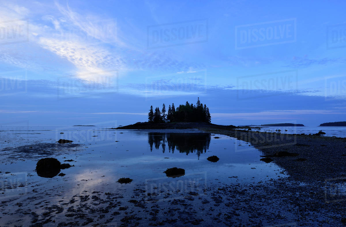 Low tide at Owls Head at dawn Royaltyfree Stock Photo Dissolve
