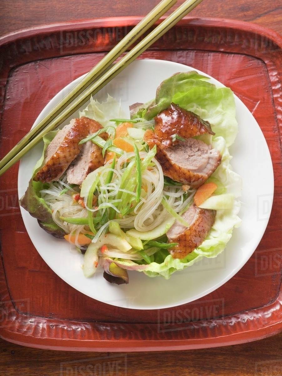 Lettuce with roast duck breast, vegetables, glass noodles (Asia