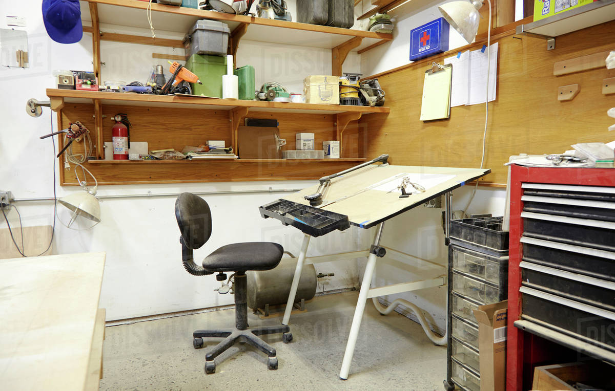 Drafting table in Stock Photo Dissolve