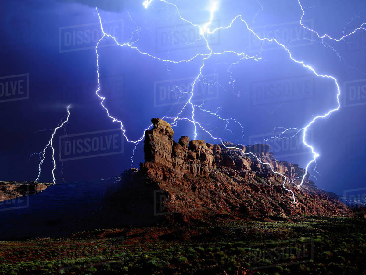 Lightning over Battleship Rock, Valley of the Gods, Utah, America, USA