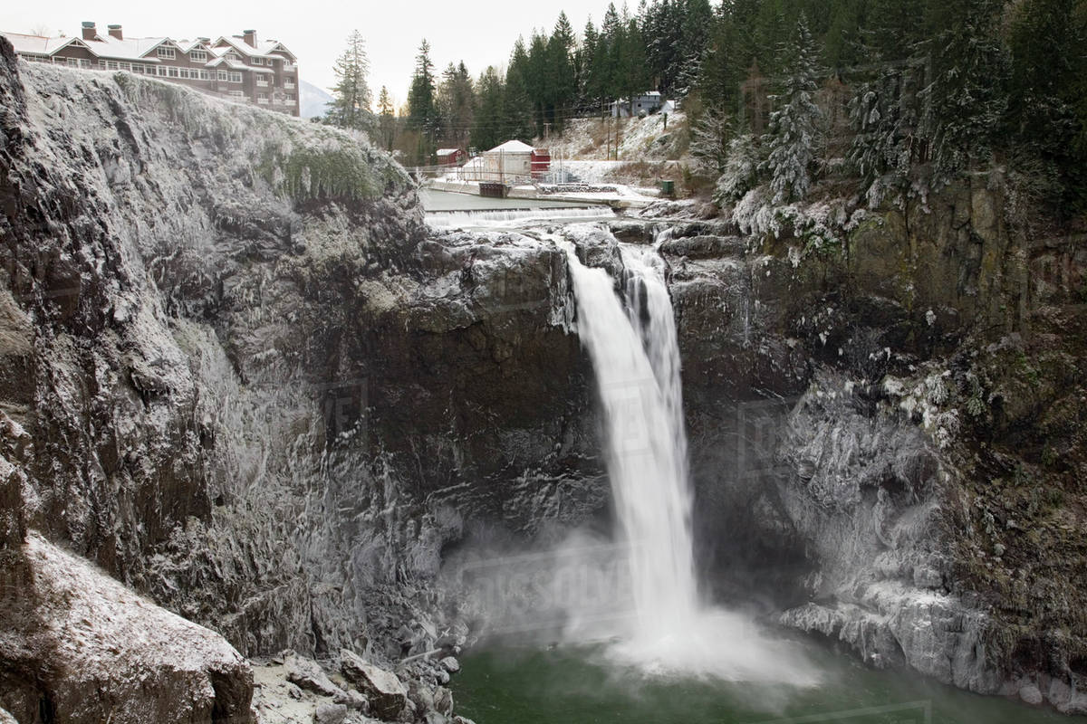 Wa Snoqualmie Snoqualmie Falls And Salish Lodge 268 Falls Stock Photo Dissolve